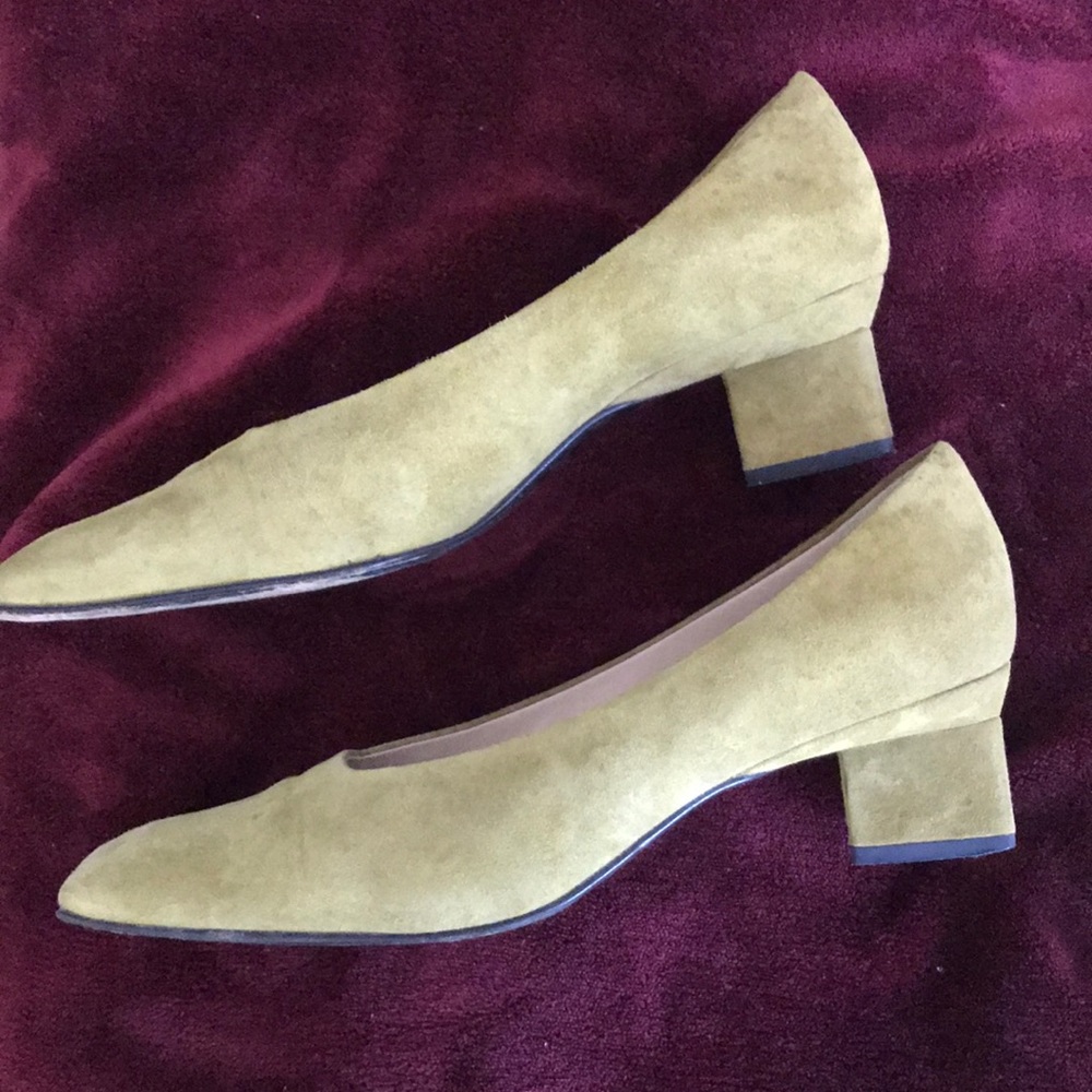 Shoes - Picture 2 of 6